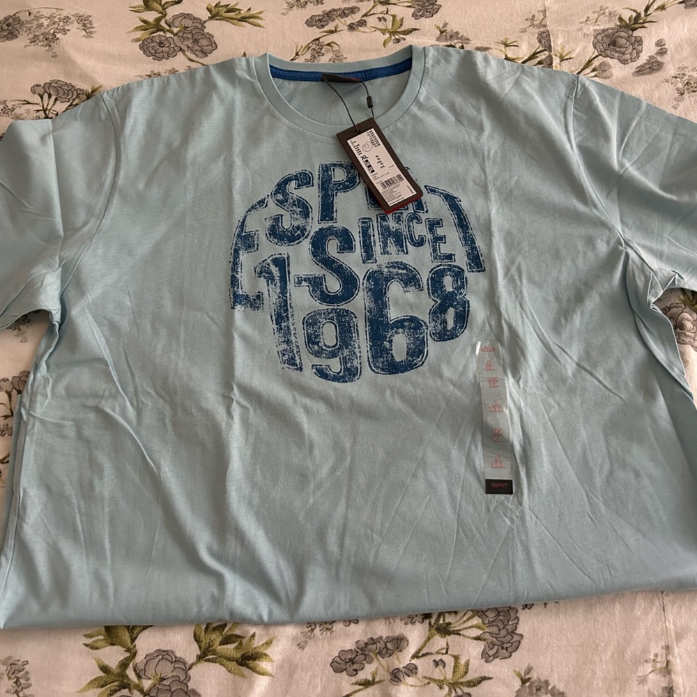 Men’s short sleeve T-shirt size XL